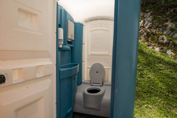 Best Portable restroom trailer rental  in Riverview, DE